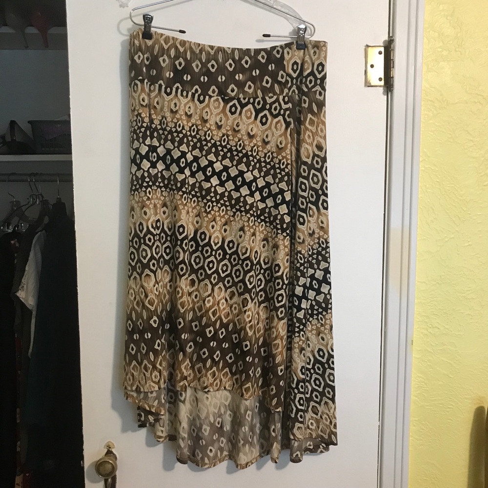 Neutral printed hi-Low skirt
